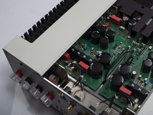Окончный усилитель T+A A3000HV Окончный усилитель T+A A3000HV